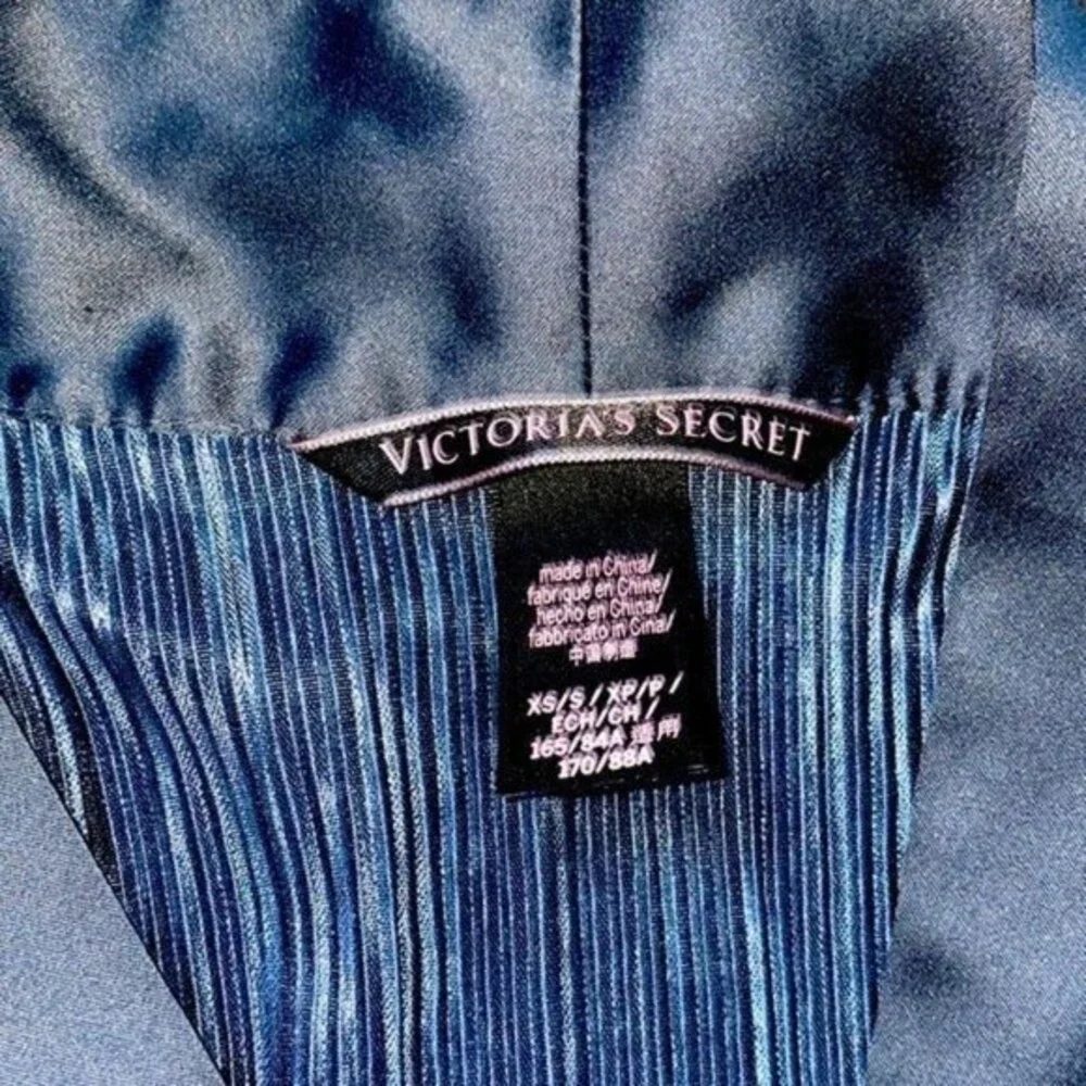 VICTORIA'S SECRET SHIMMER SHINE AND SATIN PLEAT KIMONO LINGERIE‎ ROBE XS/Small